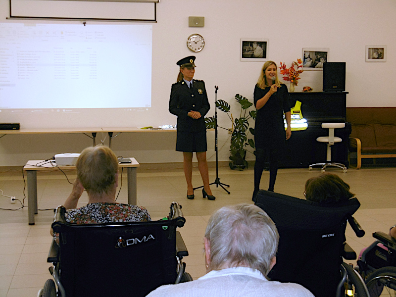 Beseda s Policií ČR na téma Bezpečnost seniorů Beseda s Policií ČR na téma Bezpečnost seniorů