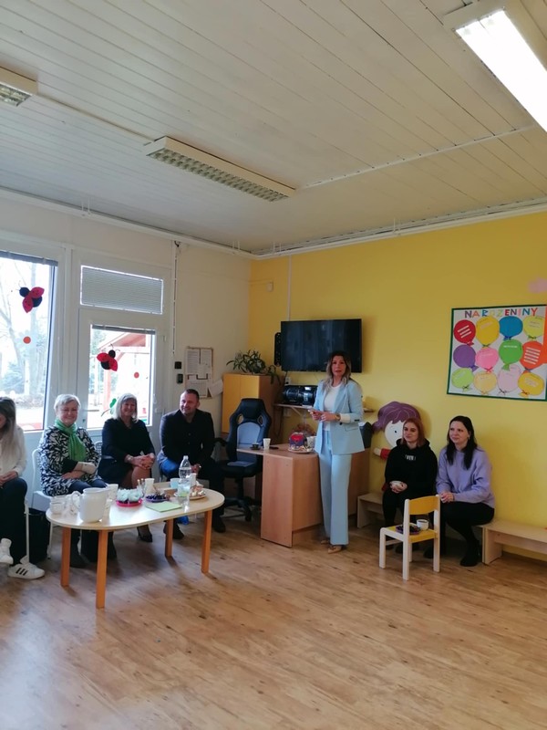 Schovalo si jaro klíček... (1)